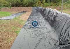 冬季鋪設(shè)魚(yú)塘防滲膜需要注意施工細(xì)節(jié)